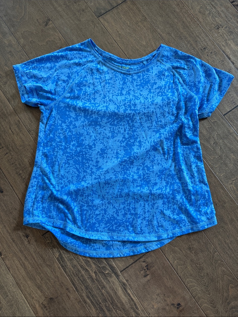 tek gear Women’s Short-Sleeve Patterned Tee in Royal Blue